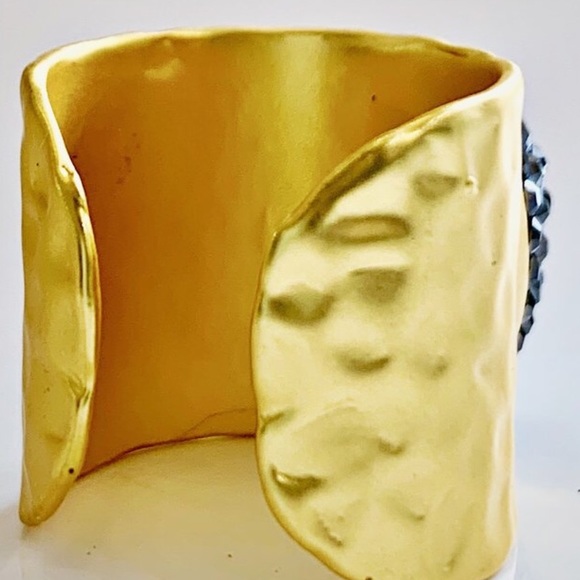 GOLD BAROQUE PEARL STATEMENT RING - Picture 3 of 4